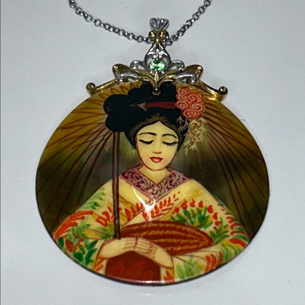 NWOT Gems en Vogue Painted Lady Sterling Silver Genuine Peridot Shell Necklace